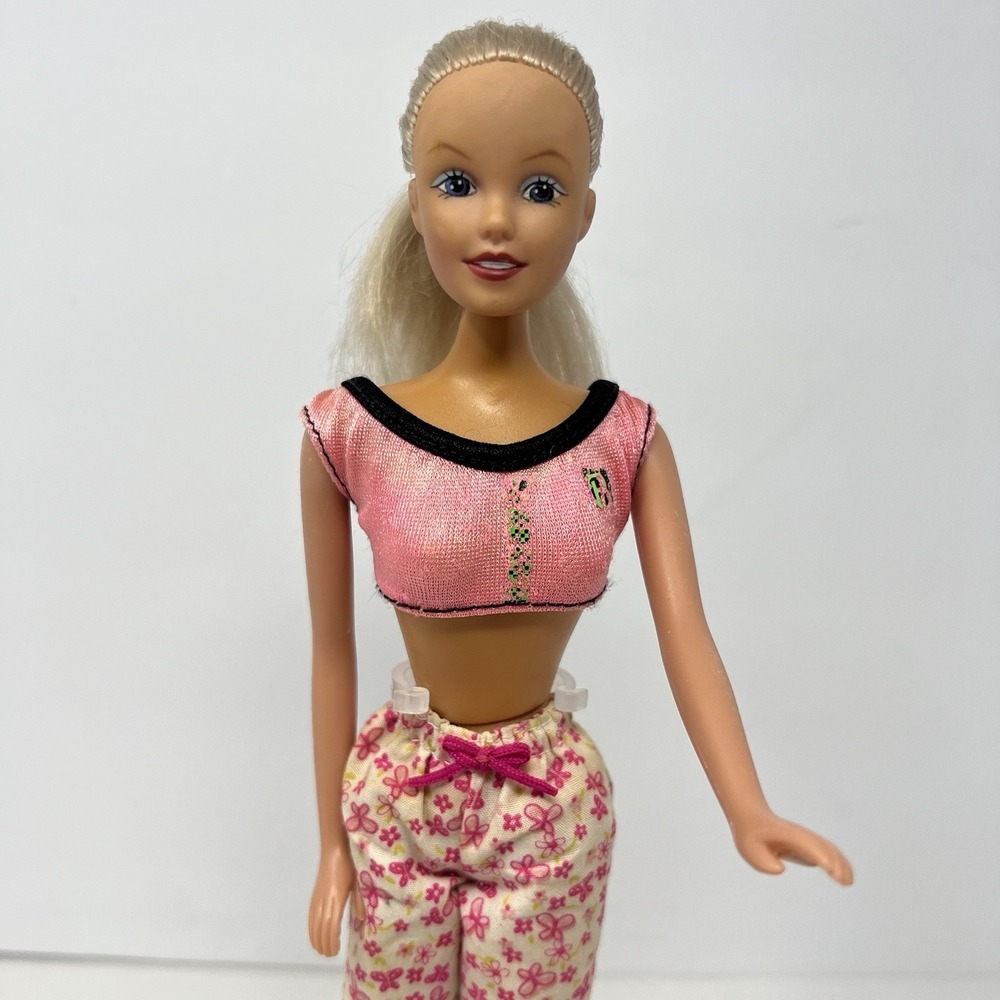 Geoffrey inc. Doll 1998 Blondeβ Hair Blue Eyes in pink outfit